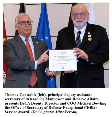 Constable presents Dowling with award