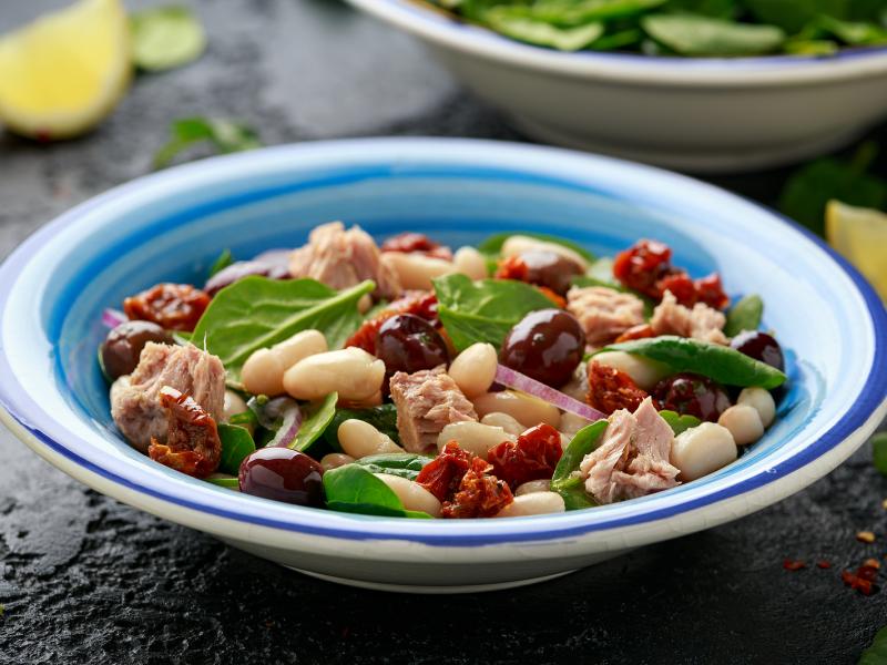 Cannellini Bean and Tuna Mixed Green Salad Thumbnail